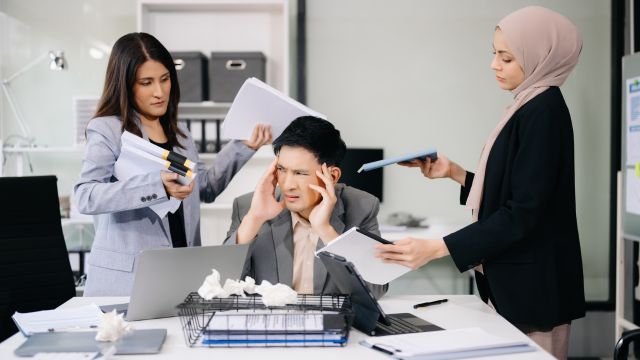 Ilustrasi blog: Dampak Kesehatan Mental terhadap Produktivitas Kerja - Woilo Blog