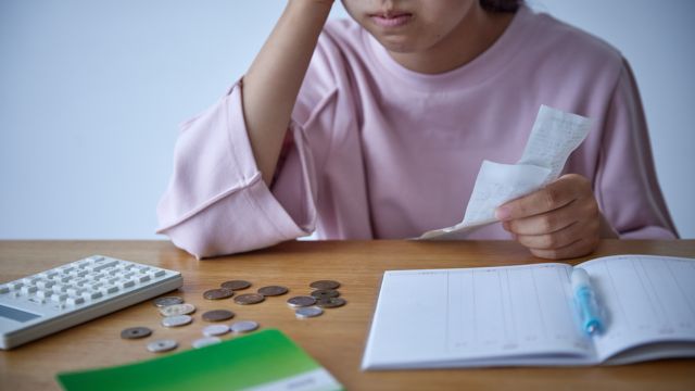 Ilustrasi blog: Strategi Keuangan Sederhana agar Hidup Lebih Tenang dan Tidak Stres - Woilo Blog